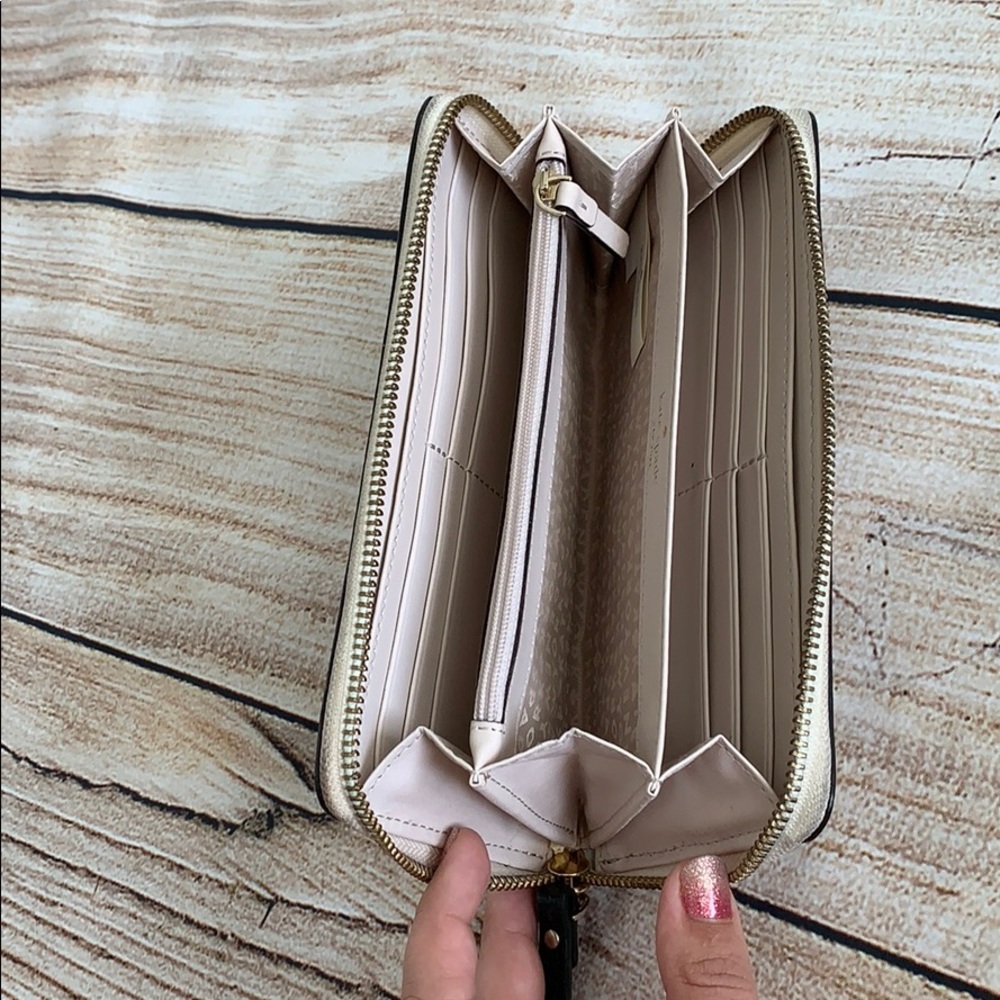 Kate Spade Wallet - Picture 4 of 5